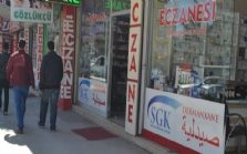 Eczanelerde 3 dilli tabela